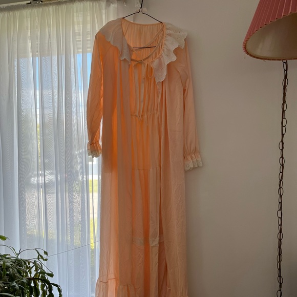 Other - Vintage robe and nightdress